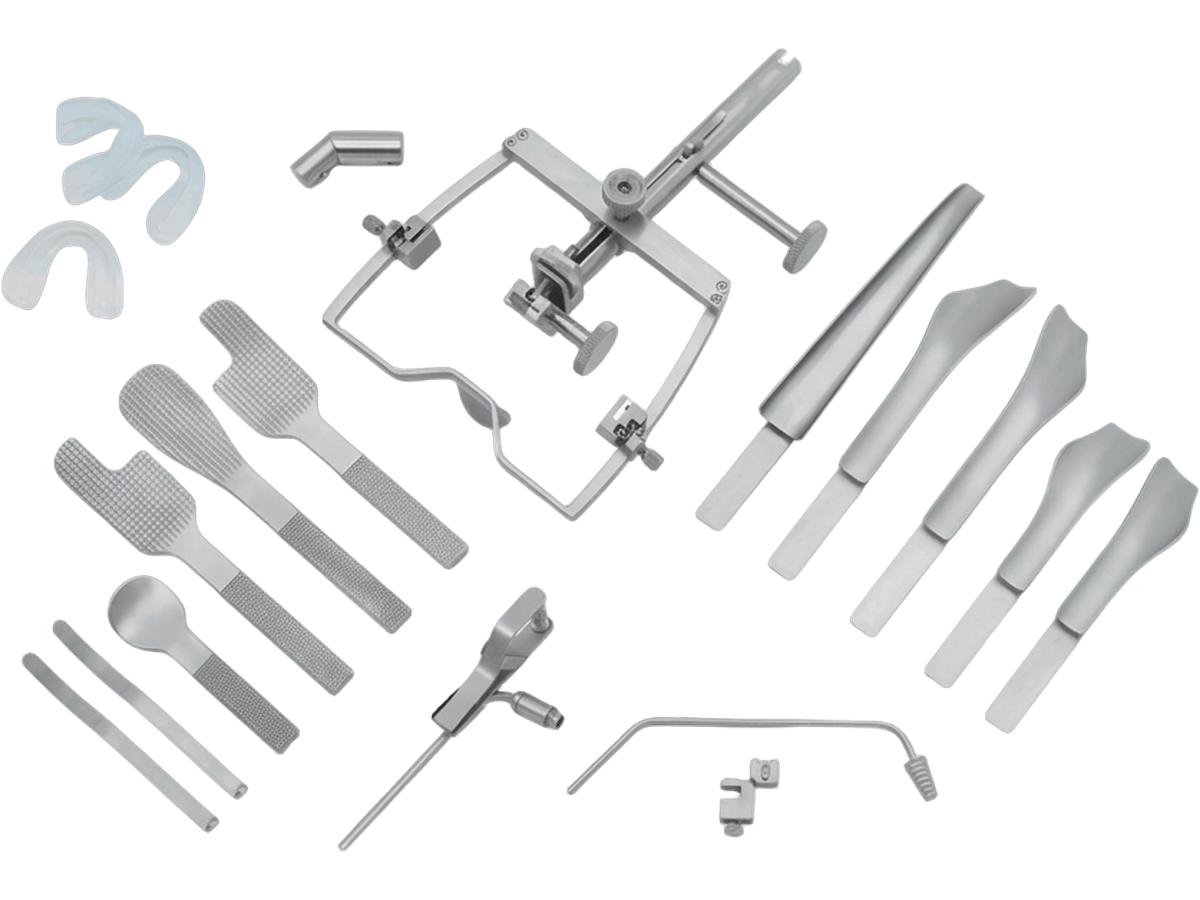 ENT retractor set with compact frame, tongue blades and interchangeable surgical blades