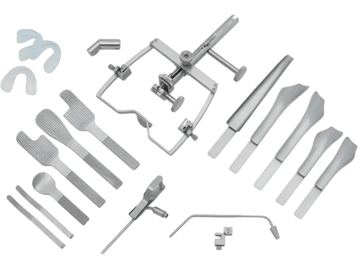 ENT retractor set with compact frame, tongue blades and interchangeable surgical blades